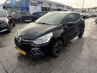 skadebil auto Renault Clio 0.0 TCE 66KW Clima Navi Led 5-drs 2017/4