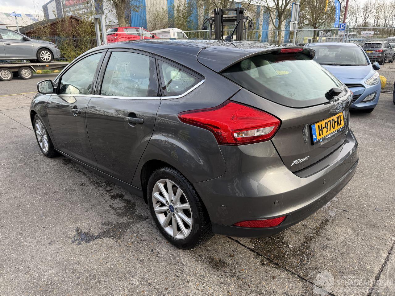 Ford Focus 1.0 92KW Clima Navi Camera Keyless Titanium