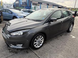 Ford Focus 1.0 92KW Clima Navi Camera Keyless Titanium picture 2