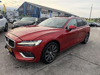 krockskadad bil auto Volvo V-60 2.0 T8 223KW Twin Engine AWD Pano Clima Navi Led Xenon HUD 2020/4