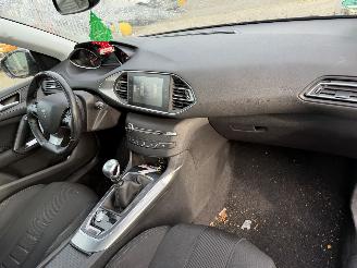 Peugeot 308 1.6 92KW Clima Navi Led Pano Premiere picture 6