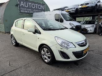 Vaurioauto  passenger cars Opel Corsa 1.2 -16V 63KW Airco Navi Berlin 5-Drs NAP 2013/5