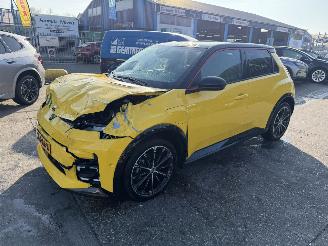 skadebil auto Renault 5 52 kWh 110KW Comfort Range Iconic Cing Clima Navi 2025/4