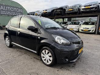 damaged passenger cars Toyota Aygo 1.0 VVT-I 50KW Airco 5-Drs Now NAP 2014/1