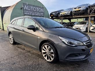 krockskadad bil auto Opel Astra 1.6 CDTI 81KW Clima Navi Led Xenon Business 2016/10
