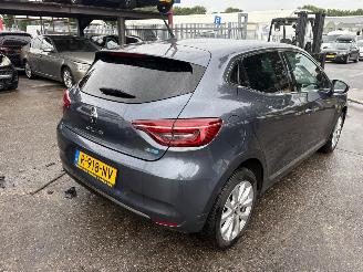 Auto incidentate Renault Clio 1.6 E-Tech Hybrid 140 R.S. Line 69&24kW 2022/2