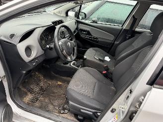 Toyota Yaris 1.0 VVT-I 51KW Clima Navi Camera Led Aspiration 5-Drs NAP picture 13