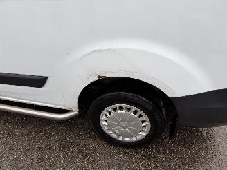 Ford Transit 2.2 TDCI 74KW 9-Pers Airco Navi L1H1 picture 17