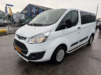Unfallwagen Ford Transit 2.2 TDCI 74KW 9-Pers Airco Navi L1H1 2014/7