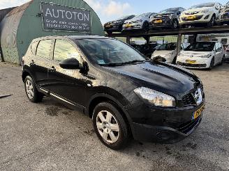 uszkodzony samochody osobowe Nissan Qashqai 1.6 86KW Clima Navi Visia 2011/5