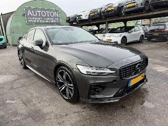 krockskadad bil auto Volvo S-60 2.0 T6 Recharge 253PK Autom. Pano Clima Navi AWD R-Design NAP 2020/11
