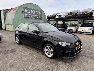 krockskadad bil auto Audi A3 1.6 TDI 85KW Autom. Navi Led Clima 5-Drs NAP 2018/4