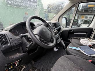 Peugeot Boxer 2.2 Bluehdi 103KW L4H2 Clima Navi Camera Zwaar Premium picture 6