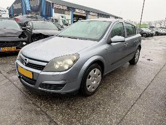 Coche accidentado Opel Astra 1.6 77KW Enjoy Airco 5-Drs NAP 2004/7