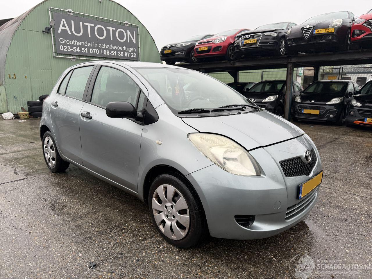 Toyota Yaris 1.3 VVTI 64KW Terra 5-Deurs
