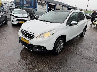 Avarii autoturisme Peugeot 2008 1.2 81KW Pano Clima Navi Led Allure 2016/5