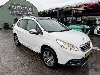 Peugeot 2008 1.2 81KW Pano Clima Navi Led Allure picture 2