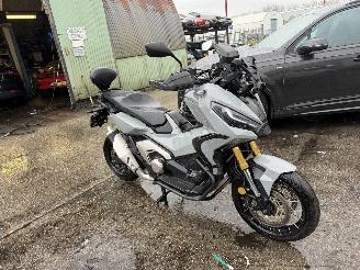 krockskadad bil motor Honda Overige 750 X-ADV 43KW Nardo Gray 2022/3