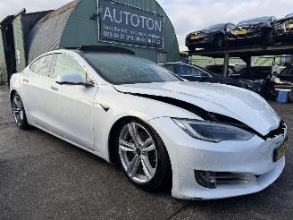 skadebil auto Tesla Model S 75 Base 235KW Pano Clima Navi Led Facelift NAP 2017/12