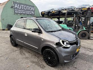 Renault Twingo 22 kWh 60KW R80 E-Tech Serie Limitee Urban Night Cabrio Clima Navi Led picture 1