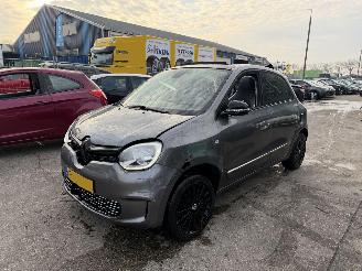 uszkodzony samochody osobowe Renault Twingo 22 kWh 60KW R80 E-Tech Serie Limitee Urban Night Cabrio Clima Navi Led 2023/6
