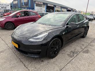 uszkodzony samochody osobowe Tesla Model 3 75 kWh Long Range 258KW AWD Pano Clima Navi NAP 2019/10