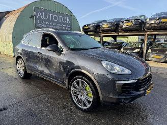 Porsche Cayenne 3.0 S 245KW E-Hybrid Autom. Pano Clima Navi Led NAP picture 2