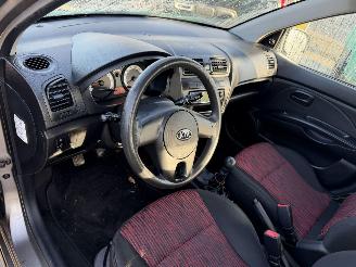 Kia Picanto 1.0 46KW Seven Airco 5-Drs NAP picture 7