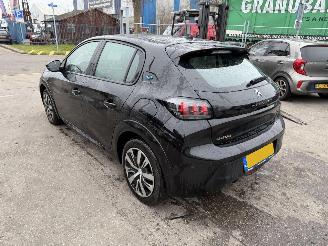 Peugeot e-208 50 kWh 100KW Autom. Clima Navi Led Active Pack NAP picture 4