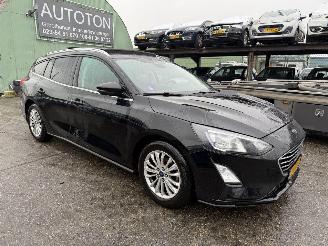 Voiture accidenté Ford Focus 1.0 Ecoboost 114KW Hybrid  Autom. Pano Clima Navi Camera ST-Line X Business NAP 2020/10