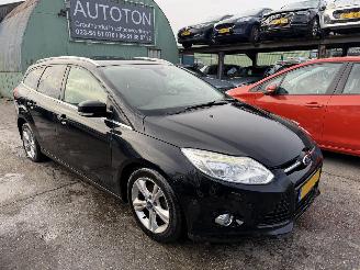 skadebil auto Ford Focus 1.6 TDCI 77KW Clima Navi Led Xenon Titanium 2012/10