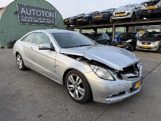 uszkodzony samochody osobowe Mercedes E-klasse 250 CGI Coupe 150KW Autom. Clima Navi Leer Xenon Elegance 2010/1