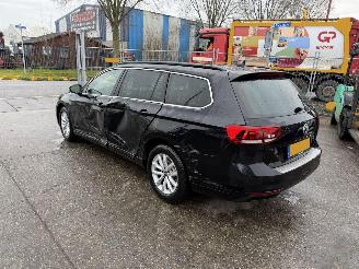 Volkswagen Passat 1.5 TSI 110KW DSG Clima Navi Led Xenon Business R NAP picture 4