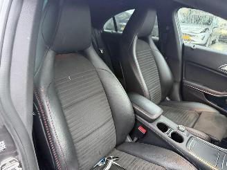 Mercedes Cla-klasse 180 90KW Autom. Clima Navi Led Xenon AMG Upgrade Edition Camera NAP picture 9