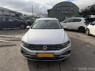 Volkswagen Passat 1.6 TDI 88KW DSG Clima Navi Led Camera Comfort Business picture 15