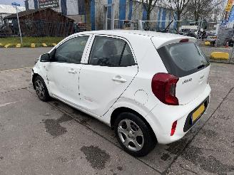 skadebil auto Kia Picanto 1.0 DPI 49KW Airco 5-Drs Comfortline NAP 2022/12