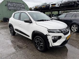 Damaged car Dacia Spring 27 kWh Clima Navi Camera Leer Expression  NAP 2023/4