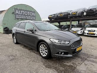 Damaged car Ford Mondeo 2.0 TDCI 110KW Pano Clima Navi Led Titanium NAP 2015/5