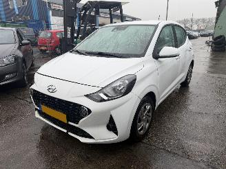 Damaged car Hyundai I-10 1.0 49KW Comfort Airco 5-Deurs Led NAP 2021/12