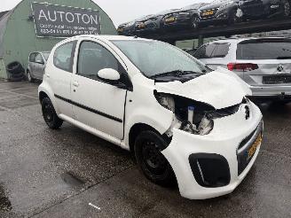 Vaurioauto  passenger cars Citroën C1 1.0 50KW Airco Collection 5-Drs NAP 2013/3