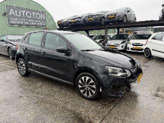 krockskadad bil auto Volkswagen Polo 1.0 70KW Airco Bleumotion 5-Deurs NAP 2016/3