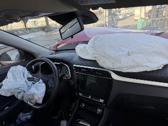 MG ZS EV 45 kWh Luxury Pano NAP picture 10