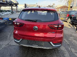 MG ZS EV 45 kWh Luxury Pano NAP picture 3