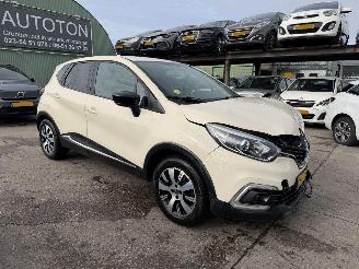 skadebil auto Renault Captur 1.5 DCI 66KW Navi Airco Led Zen NAP 2018/4