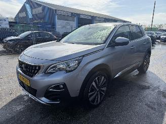 Schadeauto Peugeot 3008 1.2 96KW Clima Navi Leer Led Camera Blue Lease Premium NAP 2019/1