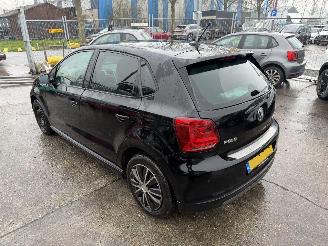 damaged passenger cars Volkswagen Polo  2013/1
