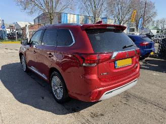Schadeauto Mitsubishi Outlander 2.4 PHEV 99KW Clima Navi Schuifdak IntenseNAP 2019/1