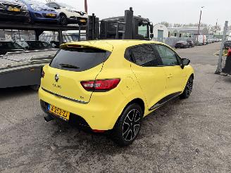 krockskadad bil auto Renault Clio 0.9 TCE 66KW 7-Edition Clima Navi Led 2014/4
