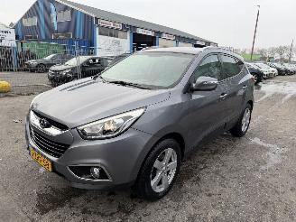 Schadeauto Hyundai Ix35 2.0 Autom. 122KW Clima Navi Led Camera Business Edition NAP 2015/3