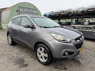 krockskadad bil auto Hyundai Ix35 2.0 Autom. 122KW Clima Navi Led Camera Business Edition NAP 2015/3